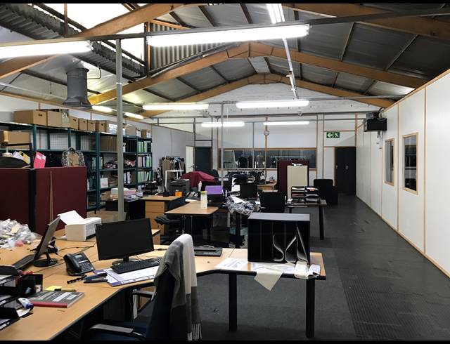 1,915M² FACTORY RENTED IN ELSIES RIVER INDUSTRIAL